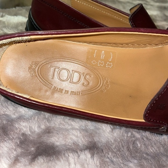 TOD'S Women's Leather burgundy loafers Size 7 1/2 - Picture 3 of 9